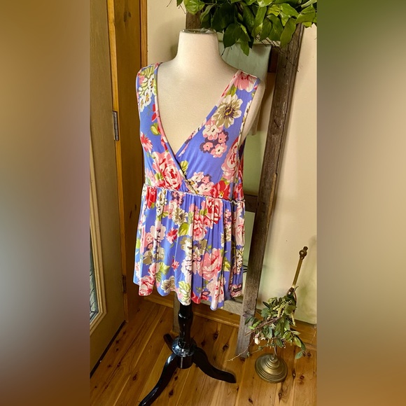 ✨Matilda Jane Floral Peplum Sleeveless Top✨ - Picture 2 of 13